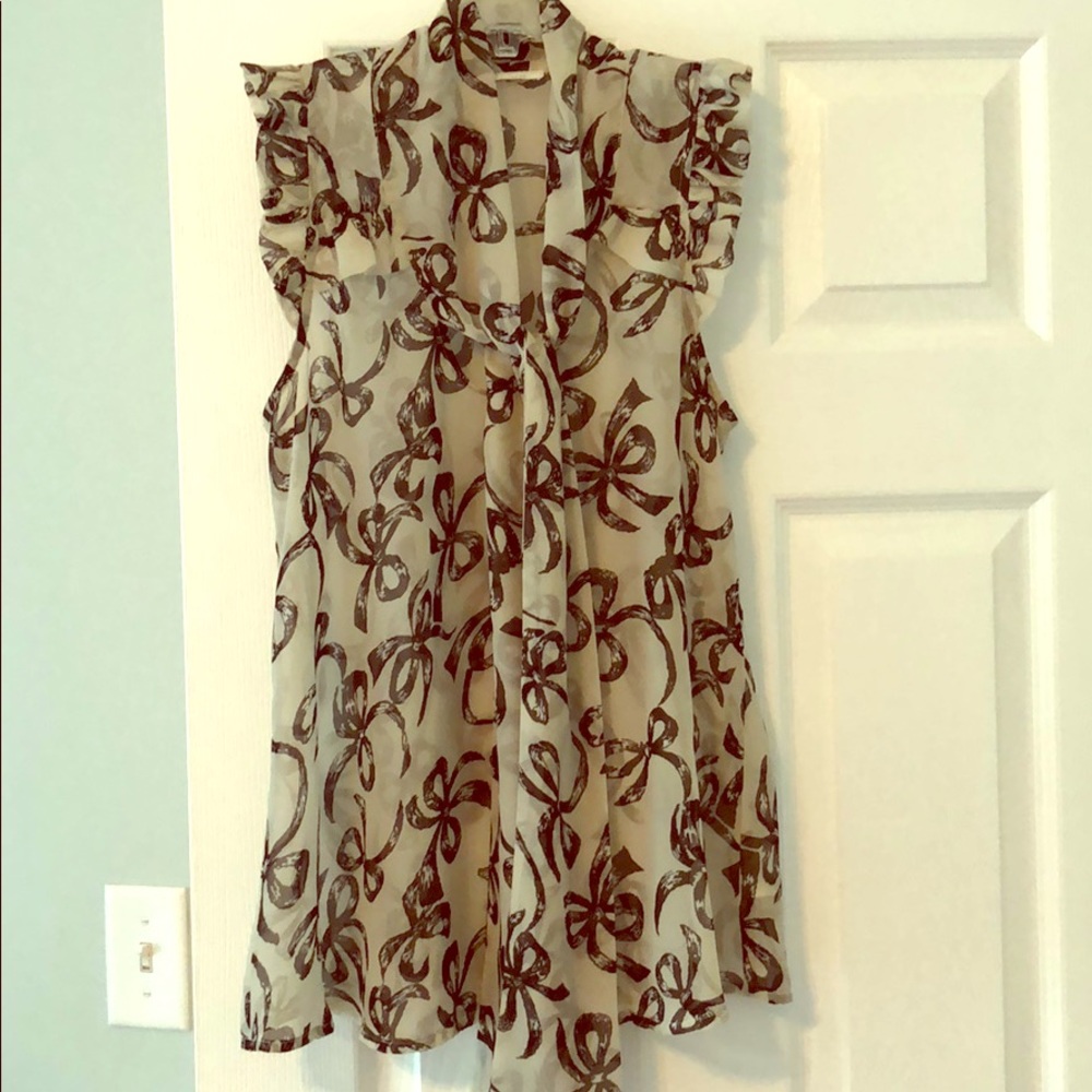 Sleeveless blouse